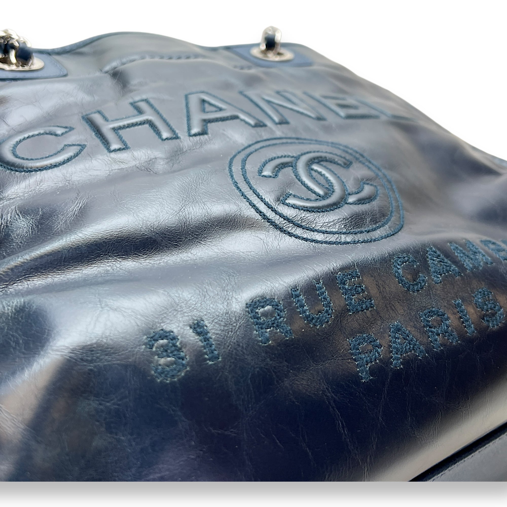 Deauville Medium Blue Tote Bag in Calfskin, Silver hardware - Image 7