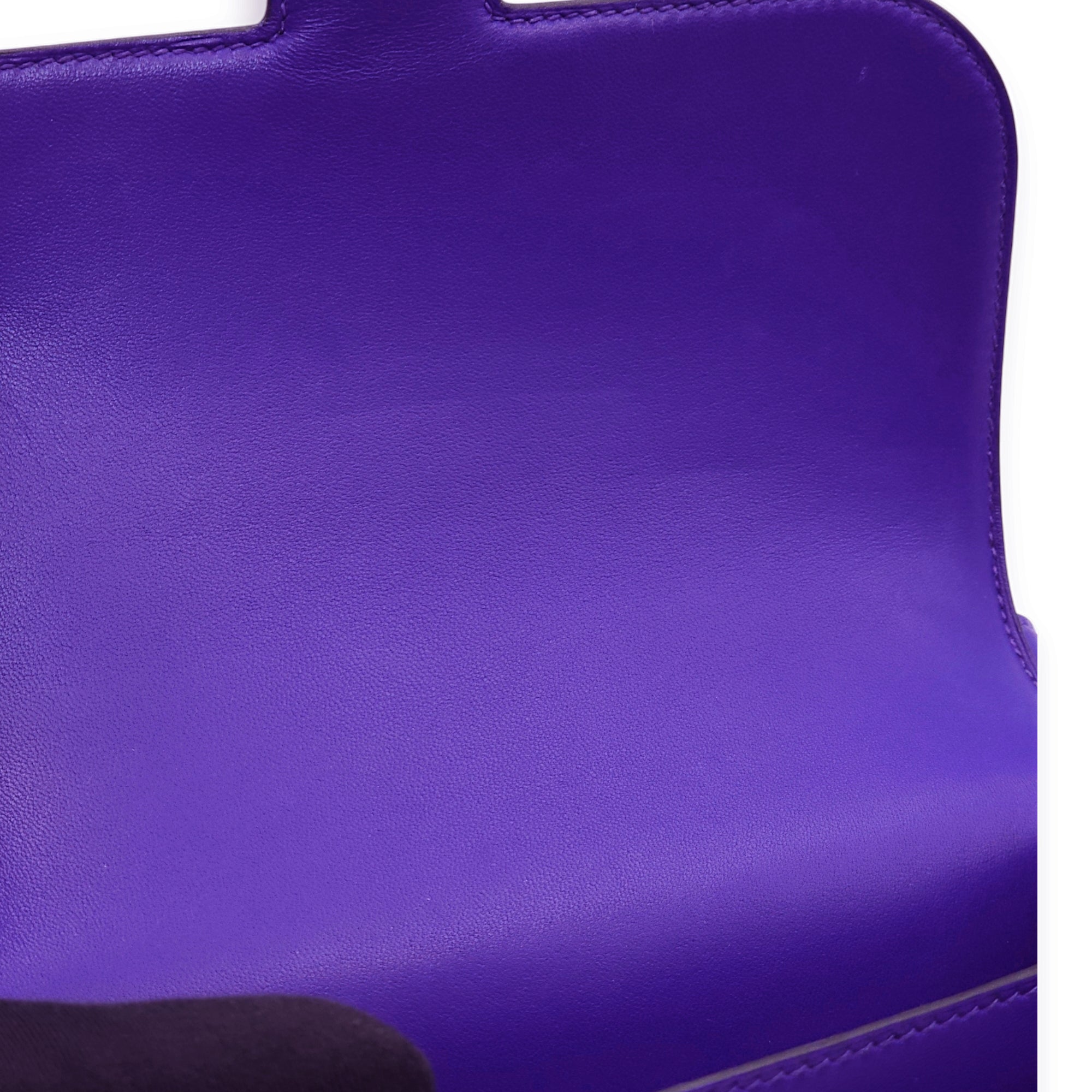 Constance 18 Blue Electric in Tadelakt, Palladium hardware - Image 21