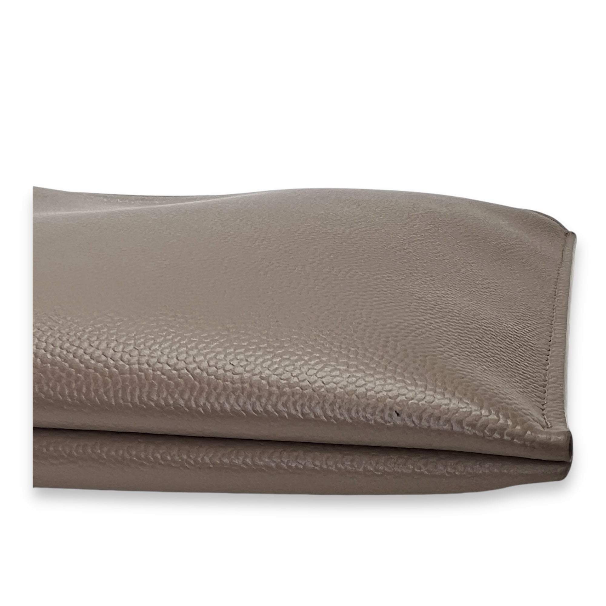Paris Zipped Beige Pouch in Calfskin, Silver hardware - Image 9