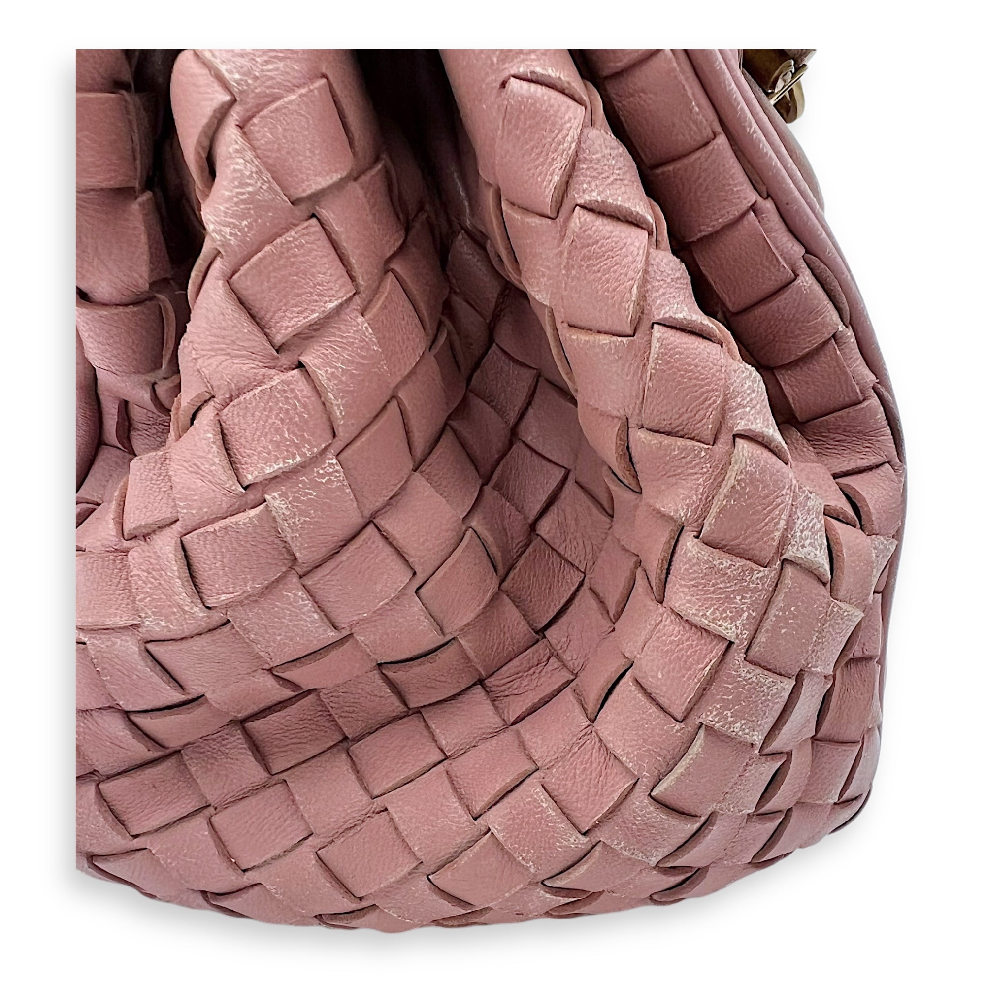 Vintage Flap Shoulder Bag Pink in Calfskin, Gold hardware - Image 17
